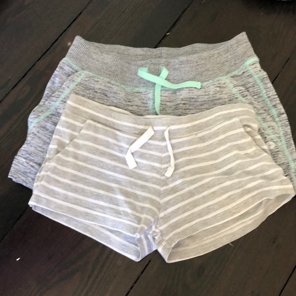 Bundle of 2 large kids shorts 💖